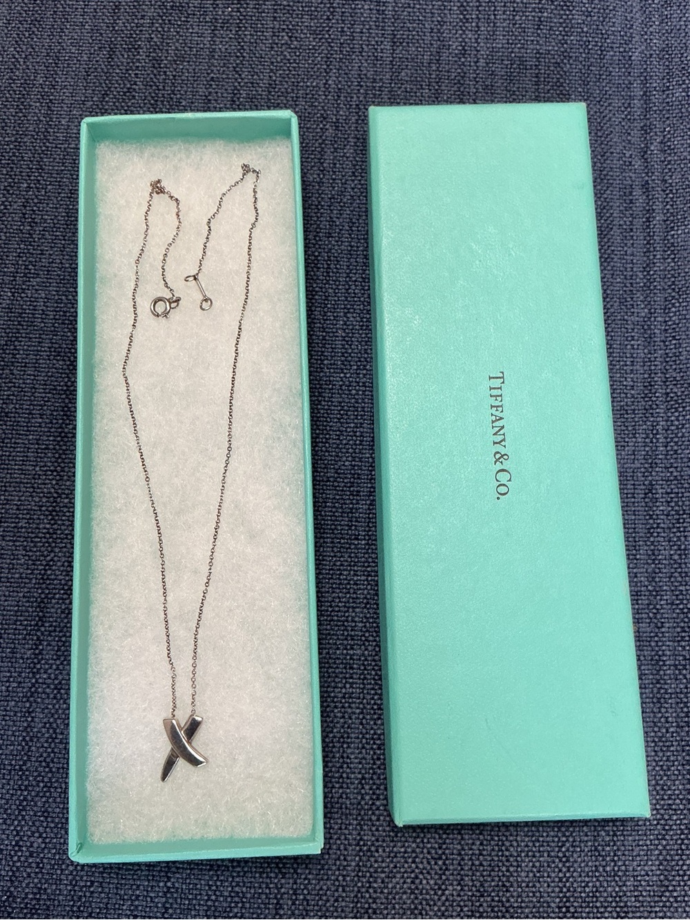 TIFFANY&CO Paloma Picasso X “KISS” Pendant 925 Necklace Tiffany Box